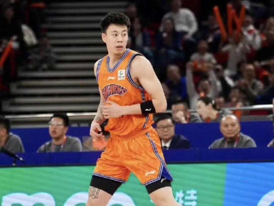 世界杯官方正版软件下载-77号的跨洋共鸣!张镇麟为湖人球员东契奇全明星拉票