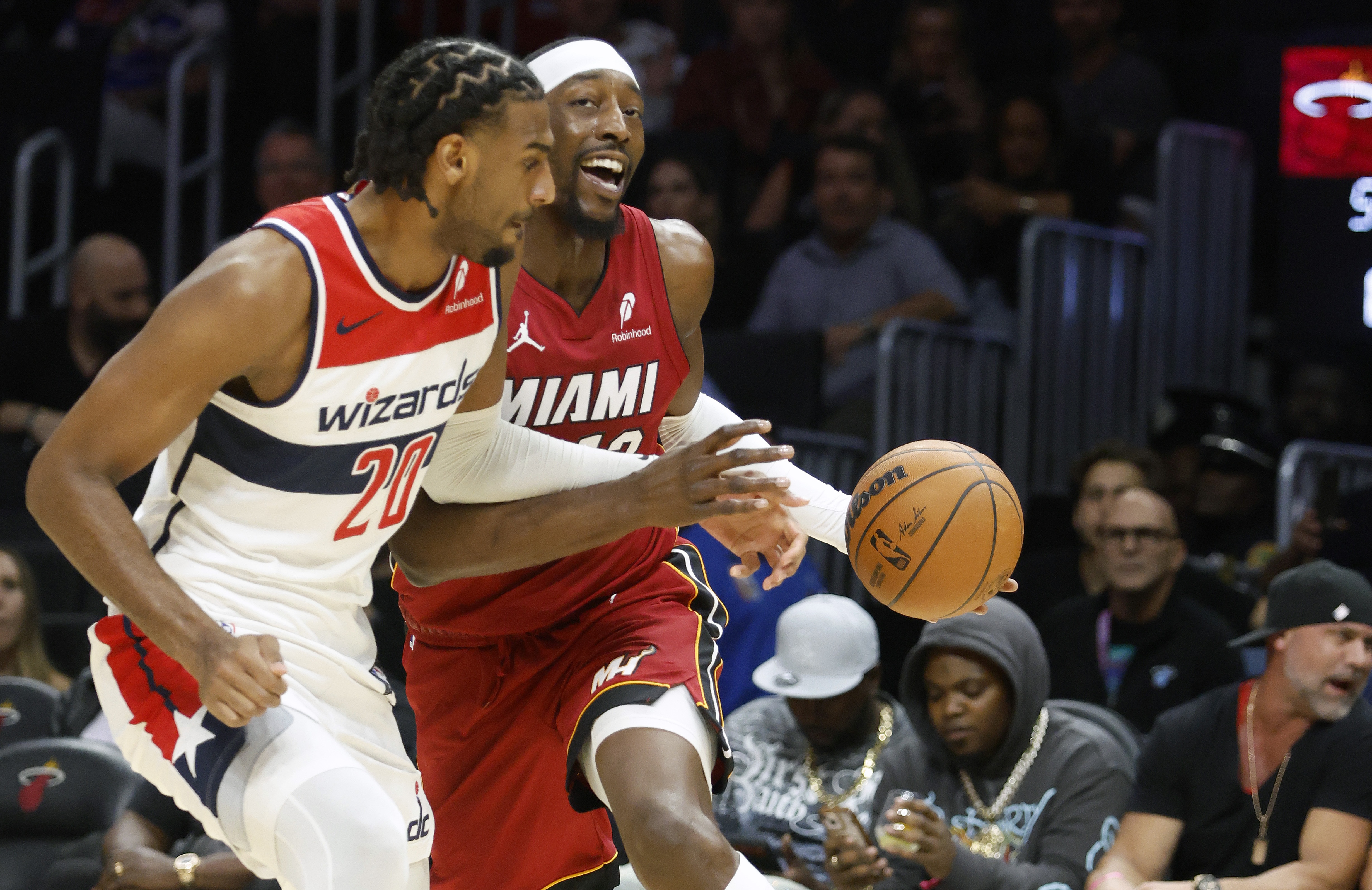 世界杯客户端安装说明-韦德:奇才为啥全场紧逼阿德巴约?他又不是库里 不会过半场就扔